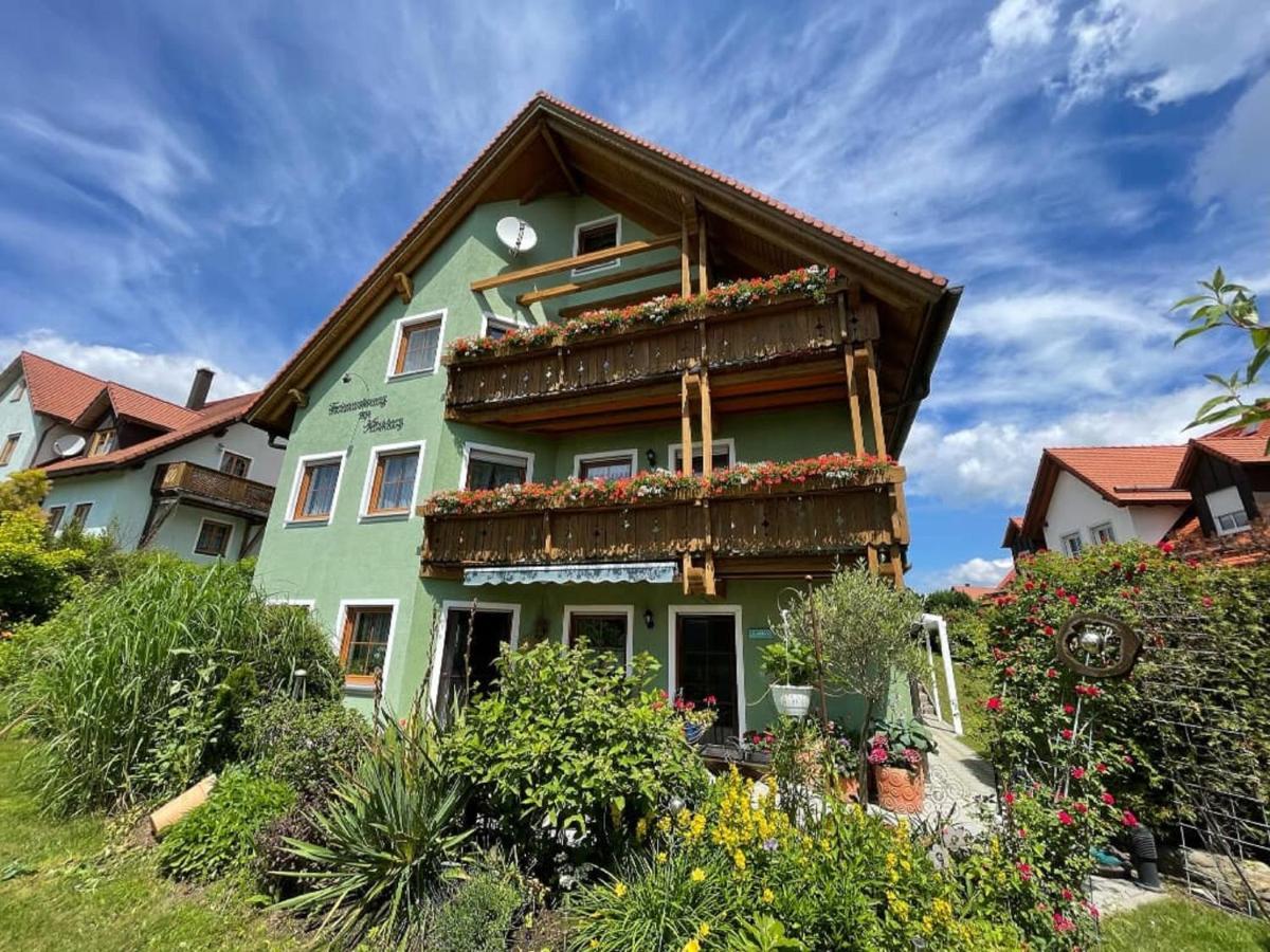 Ferienwohnungen Am Kirchberg Neualbenreuth Ngoại thất bức ảnh