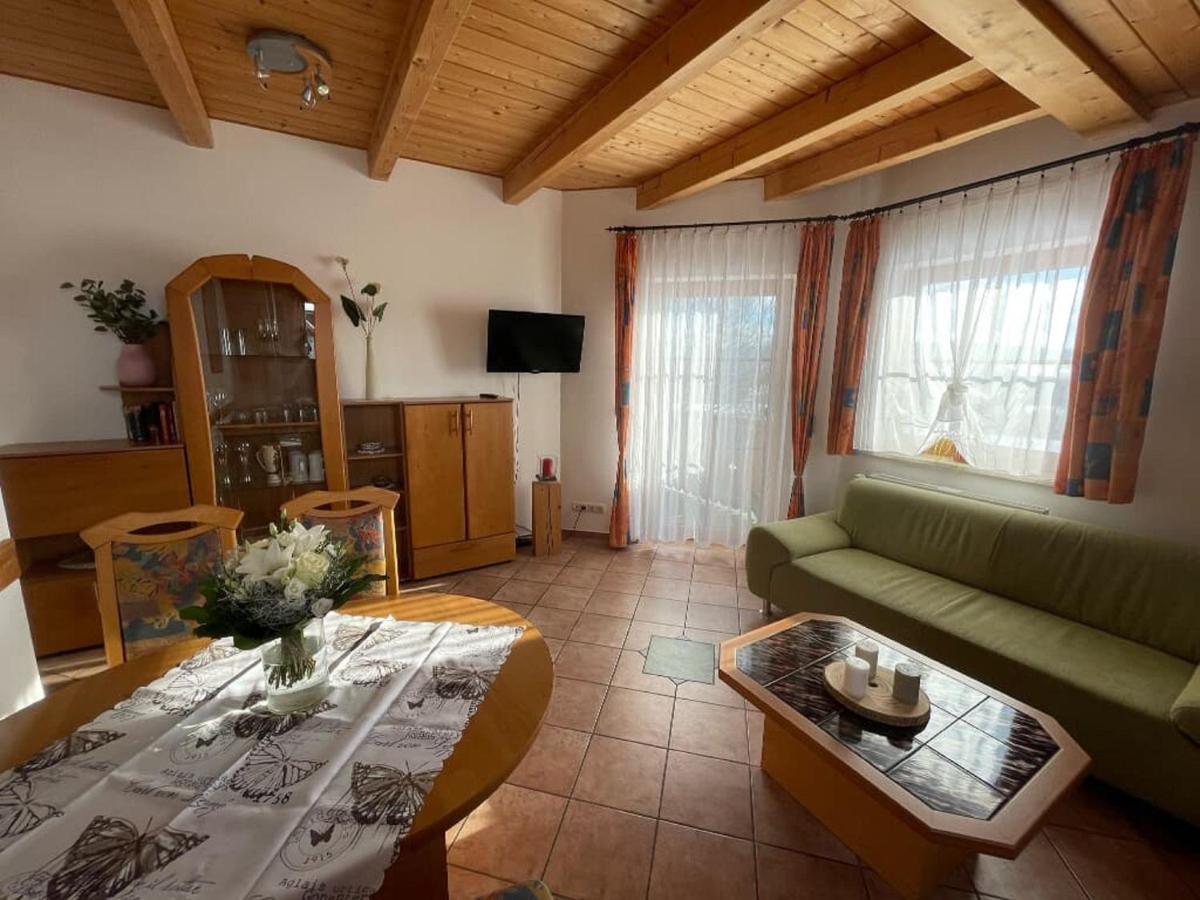 Ferienwohnungen Am Kirchberg Neualbenreuth Ngoại thất bức ảnh