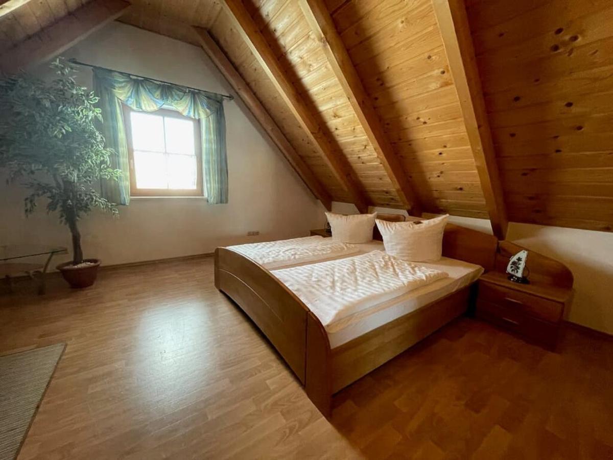 Ferienwohnungen Am Kirchberg Neualbenreuth Ngoại thất bức ảnh