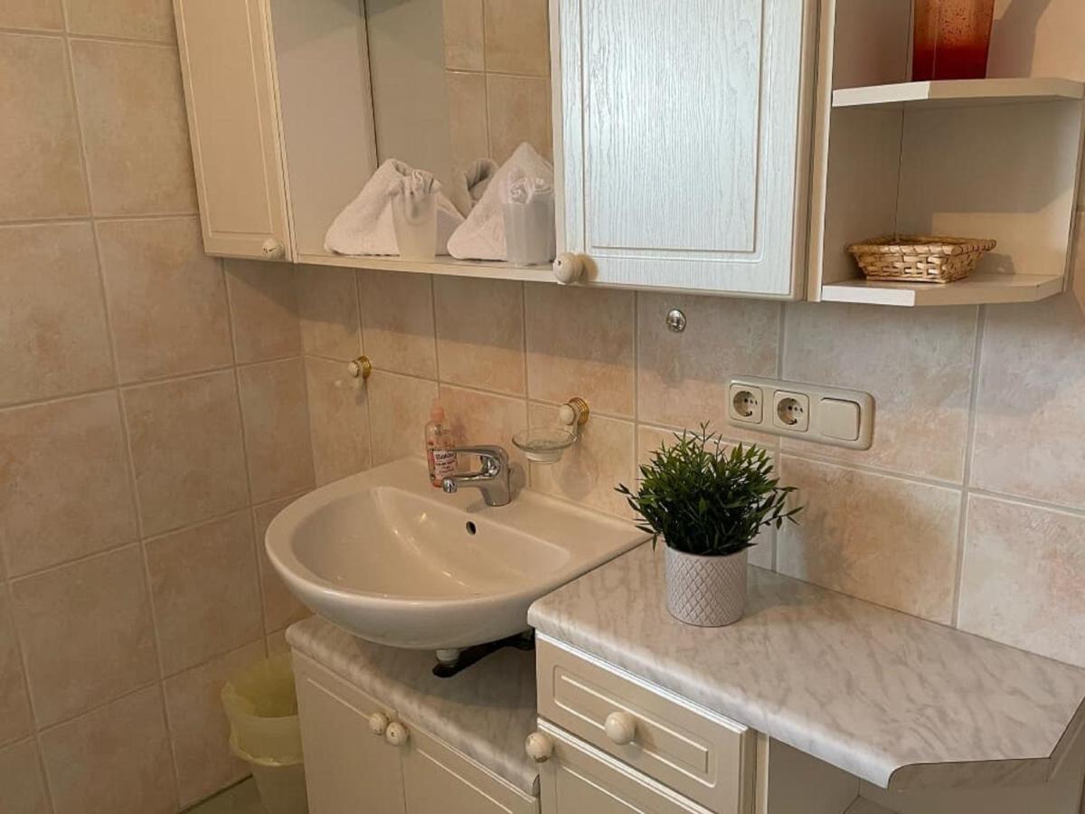 Ferienwohnungen Am Kirchberg Neualbenreuth Ngoại thất bức ảnh