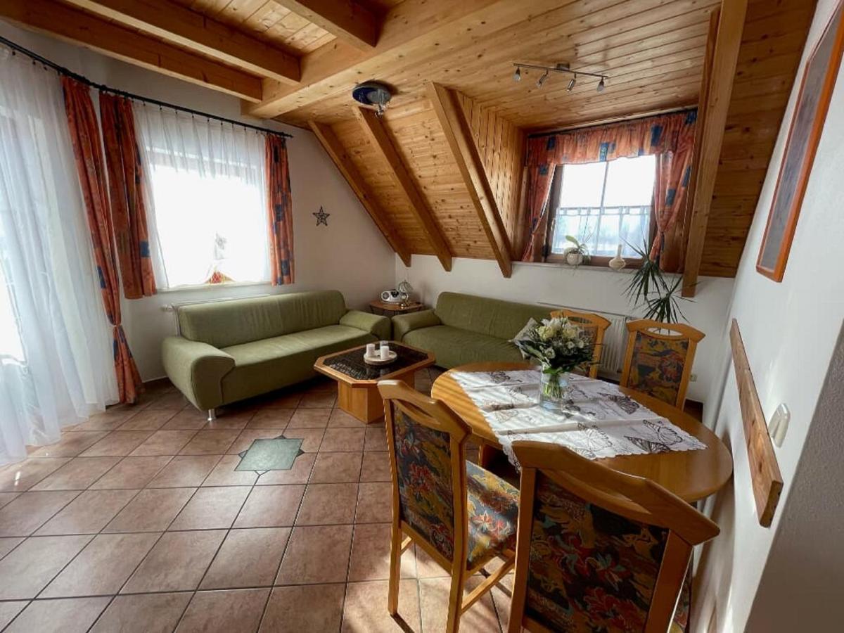 Ferienwohnungen Am Kirchberg Neualbenreuth Ngoại thất bức ảnh